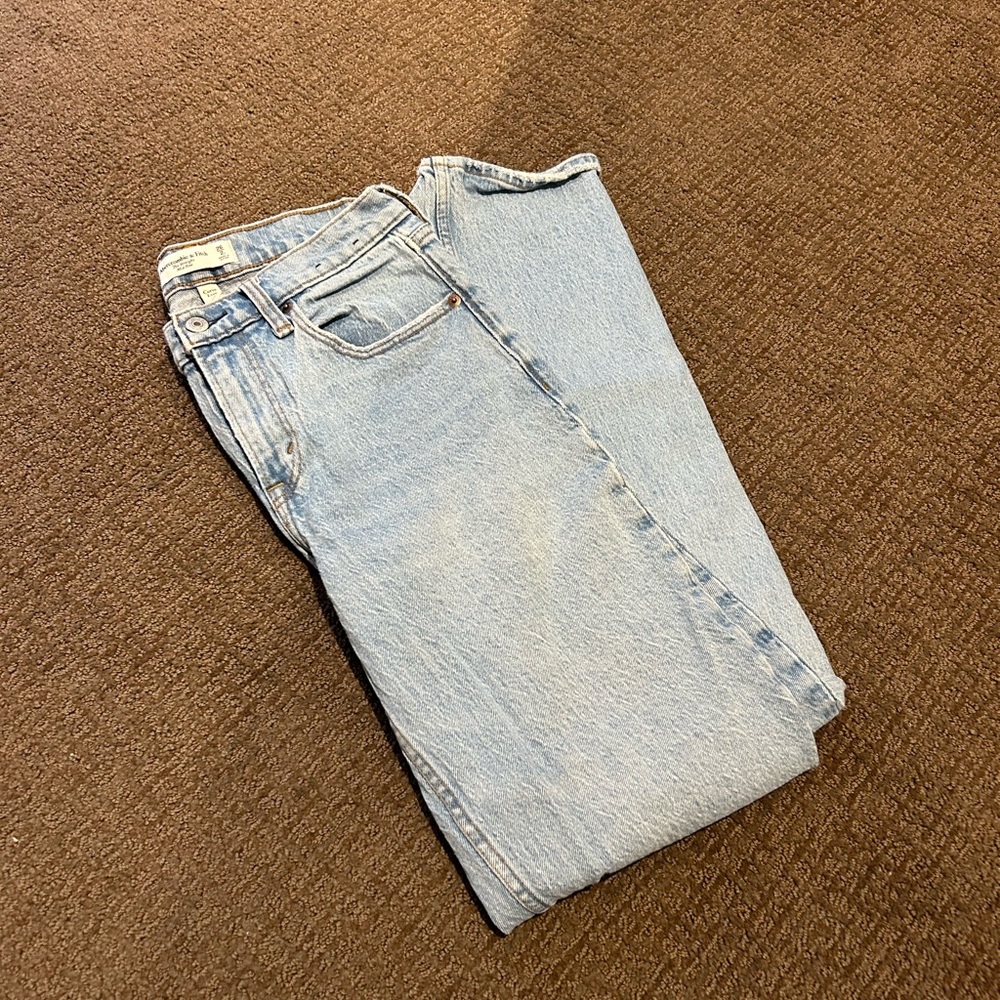 Abercrombie & Fitch Mid Rise Straight Jean (Curve Love)
